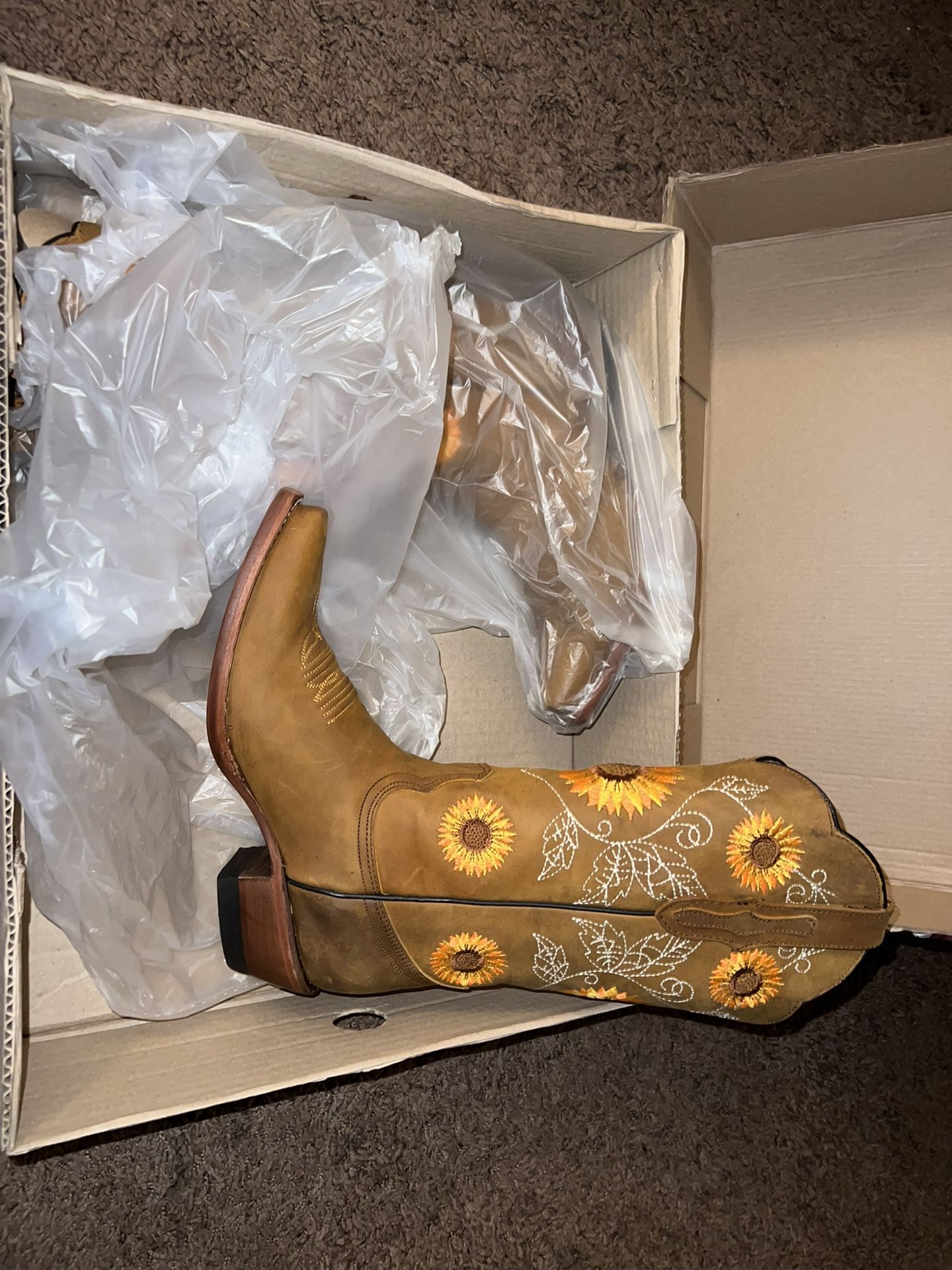 Brand New Alfa Boots Size 7