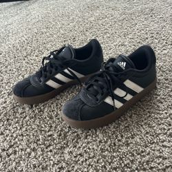 Boys Adidas Size 4