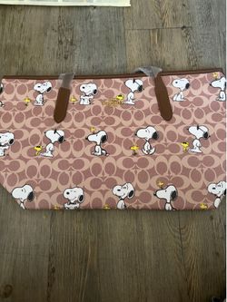 Coach light Brown Snoopy Big Purse
