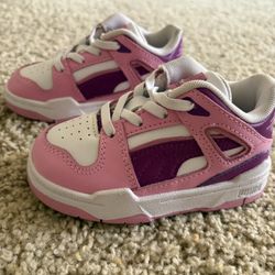 Toddler Girl Size 7 Sneakers 