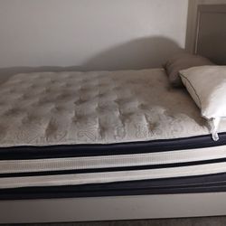 Queen Size Bed WITH OR WITHOUT FRAME