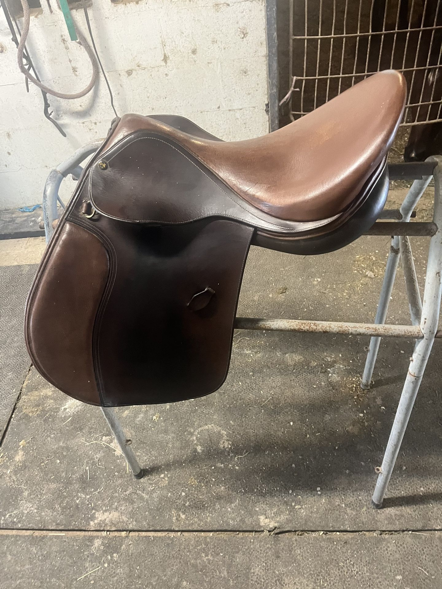 HDR 19" Dressage Saddle