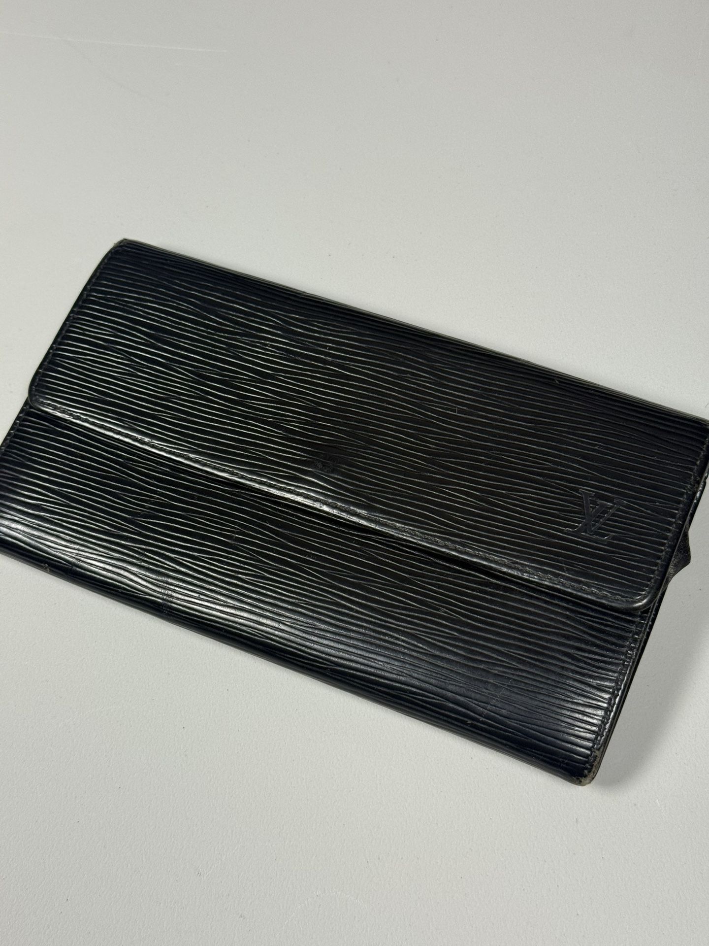 Louis Vuitton EPI Porte Sarah Long Wallet