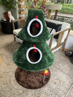 Cute! Christmas Tree Style Cat House w/ Loft Bed and Toys