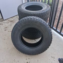 P255/70R16 SIGNET WINTER TRAX STUDDED SNOW TIRES