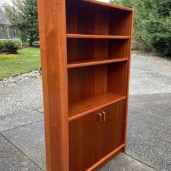MCM Danish Teakwood Bookshelf / Display Cabinet 
