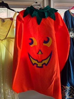 One sz pumpkin Halloween costume