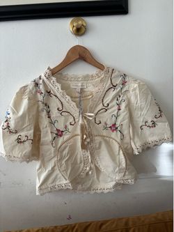 short sleeve tie front embroidered top