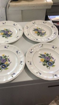 Set of 4 vintage Kensington dineer plates made in England wayside