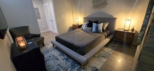 West Elm Haven Platform Bed - Wood Legs Queen