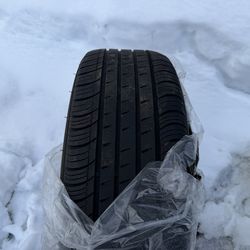 Tire. Used. Firestone Suredrive Touring AS 235/60R18
