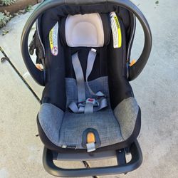 Chicco Infant Keyfit 35 Car Seat With Attachment To Stroller 