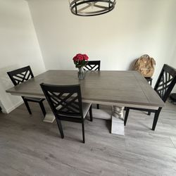 Vineyard Rectangular Extendable Dining Table