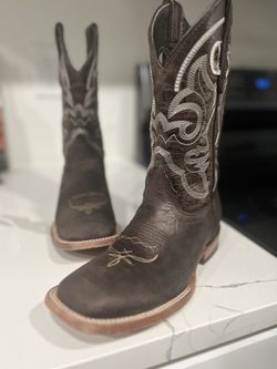 Hometown boots size 5 in boys