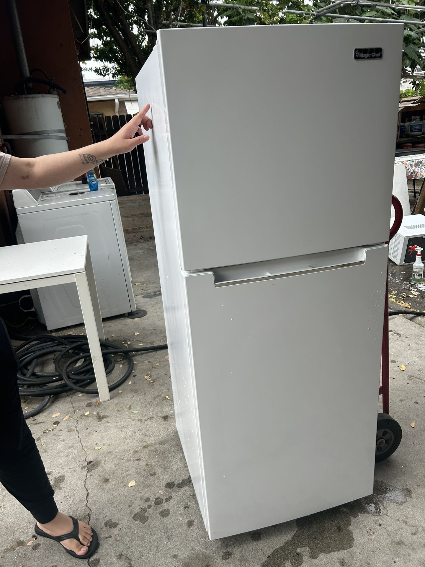 Magic Chef 10.1 Cubic Fridge