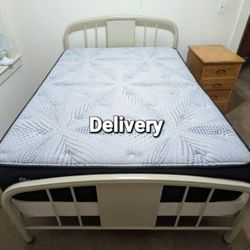 Full Size Mattress And Box Springs With Metal Frame 