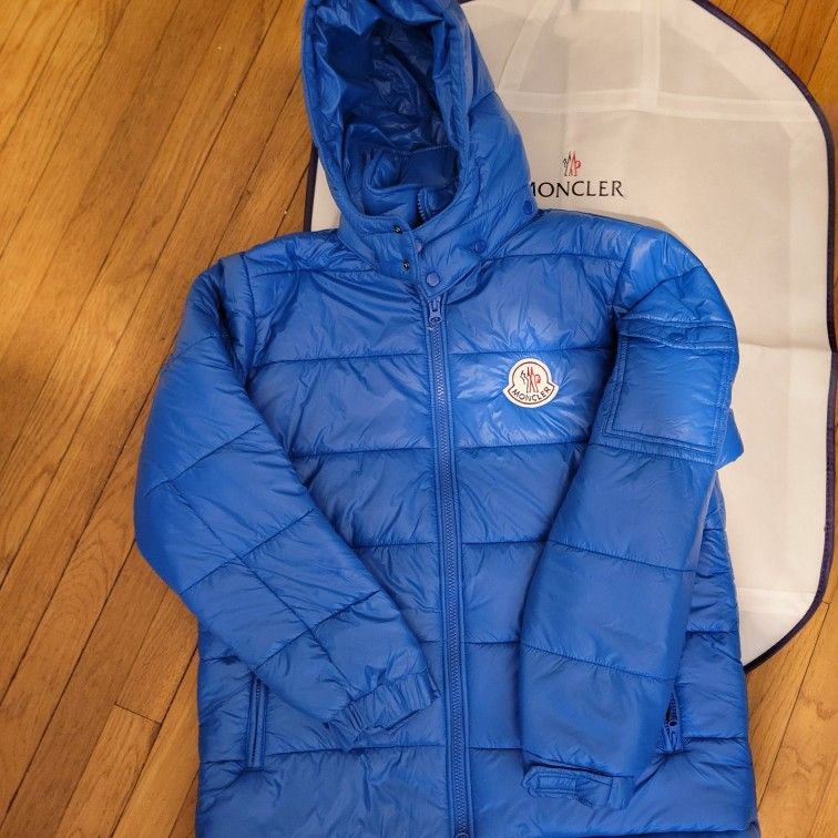 MONCLER COAT! M/L