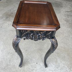 Wooden End Table W/Drawer