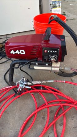 TITAN 440 IMPACT 440 Electric Airless Sprayer (good condition)