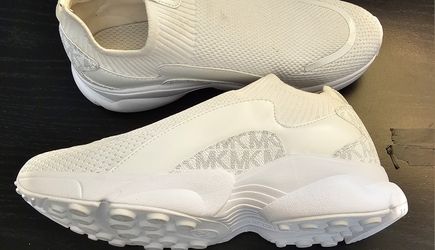 Michael Kors Sami Strech Knit Trainer Size 8.5