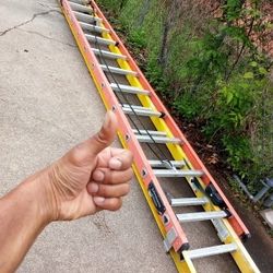 32 Ft Extension Ladder$349 Great Condition Firm