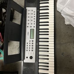 Yamaha YPT-270 w/stand & stool