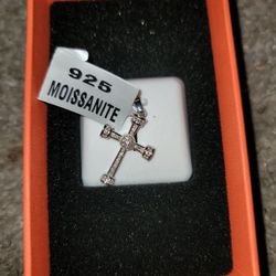 925 sterling silver/moissanite cross pendant