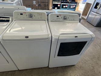 Maytag Washer And Dryer Set/ White/ No Agitator