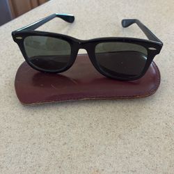 Men’s Vintage B. &. L Ray Ban’s. 5 3/4