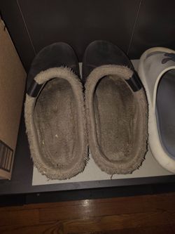 Black fuzzy lined clogs