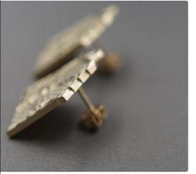 Gold plated trap house earrings no box