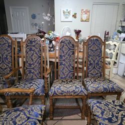 6 Victorian Antisue Gothis Chairs