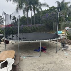 14’ Trampoline