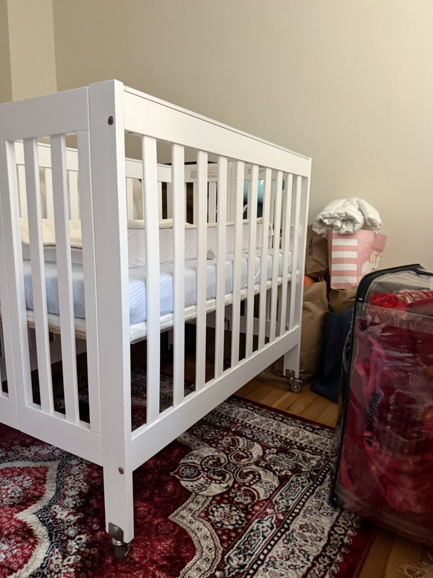baby bed white color