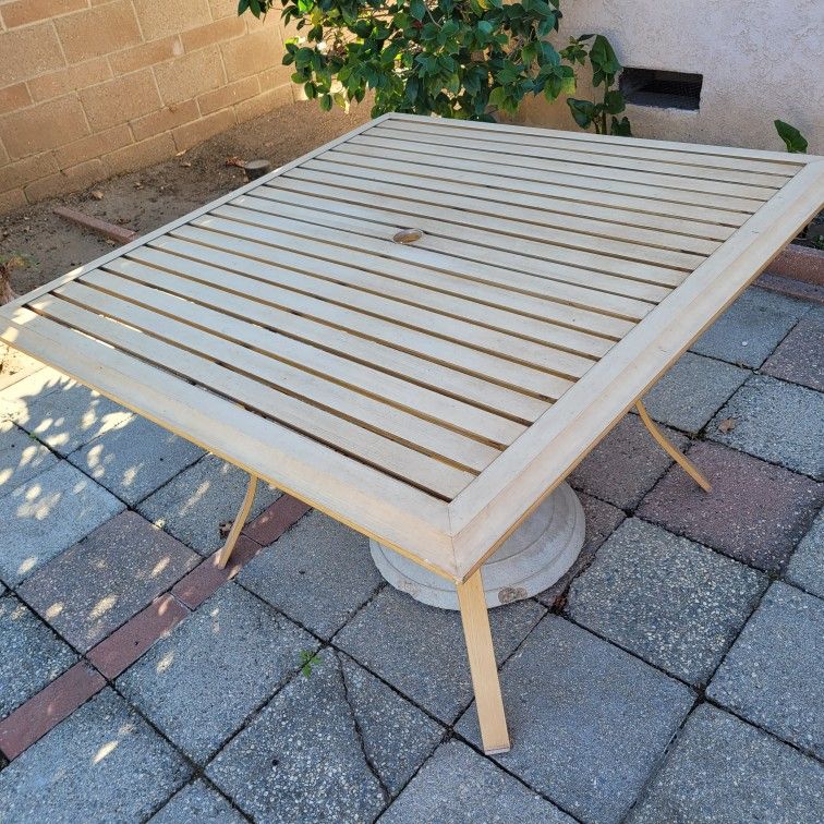 Metal Outdoor Dining Table $00