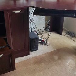 Corner Desk