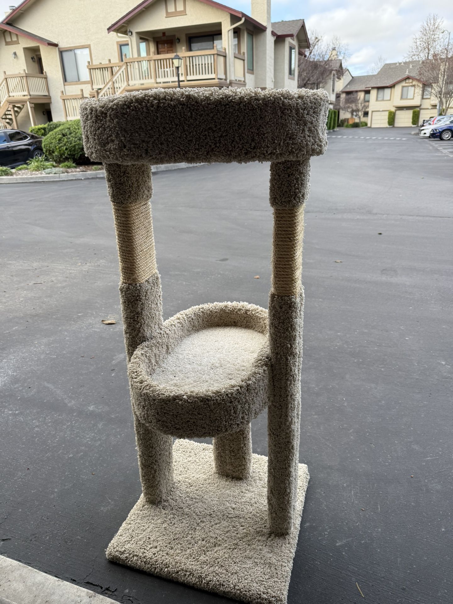 Cat tree