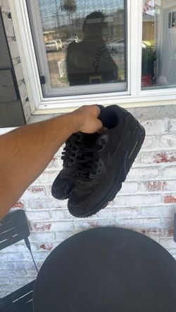 Black air max size 10