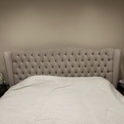 Z Gallerie Tufted King Size Bed With Mattress