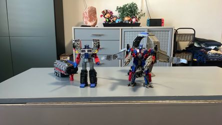 Transformers BROKEN Optimus Primes