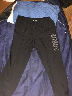 Men’s puma joggers