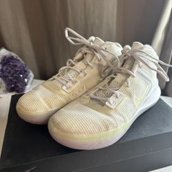 Nike Kyrie Flytrap 4 EP ‘White Purple Pulse’