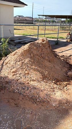 Free  dirt pickup