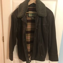 GUESS Women’s Leather Jacket with fur collar. Size M