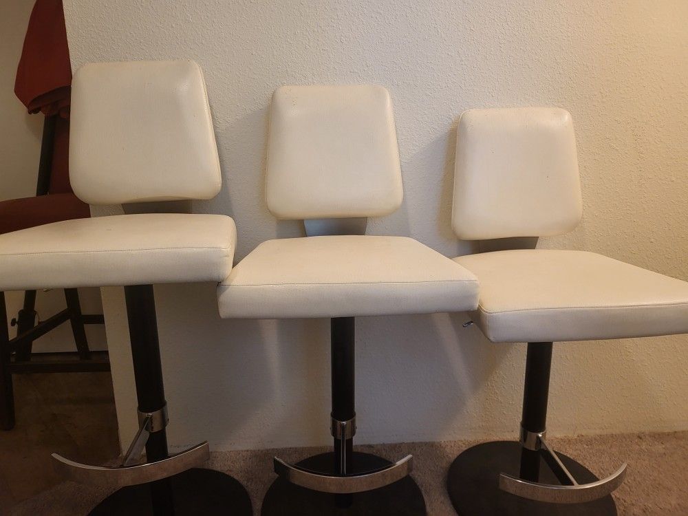 White Chairs For Counter