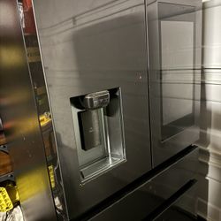 24 cu. ft. French Door Refrigerator with Instaview Door-in-Door, Craft Ice Maker in PrintProof Black Stainless, Counter Depth