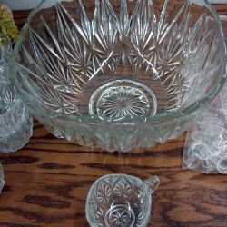 Punch Bowl + 8 Glasses 