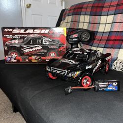 1/16 Traxxas Slash ( Read The Description)