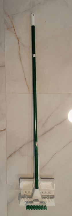 Libman Mop with Scrub Brush – Great Condition