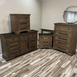 Dresser Set